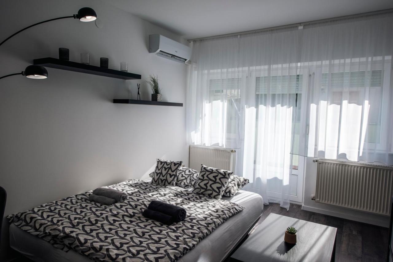 Ferienwohnung Anavrin Apartman Free Parking Pécs Exterior foto